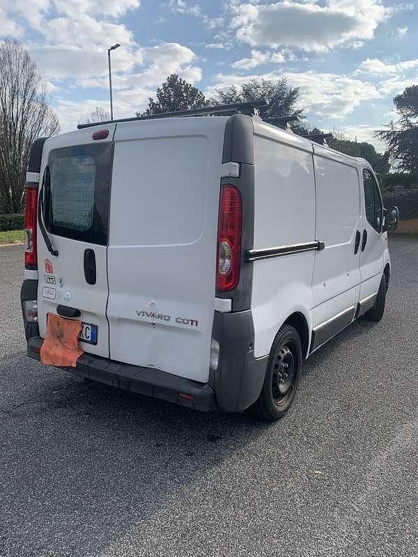 Usata Opel Vivaro 114 CV (83 kW) 2009 Monovolume