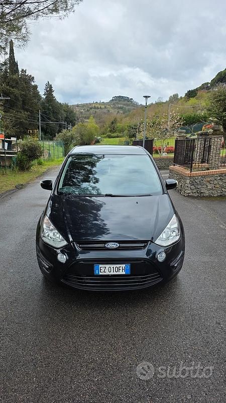 Usata Ford S-MAX 140 CV (102 kW) 2015 Nero Monovolume