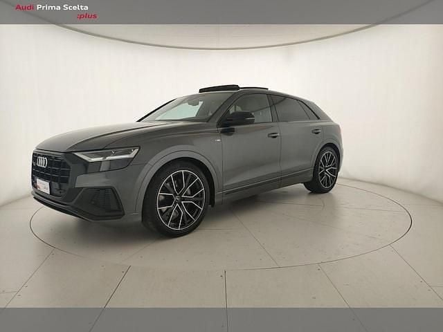 Usata Audi Q8 Sport 286 CV (210 kW) 2023 Grigio daytona perla SUV