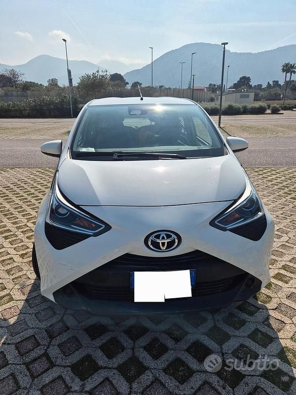 Usata Toyota Aygo 69 CV (50 kW) 2021 Bianco Utilitaria