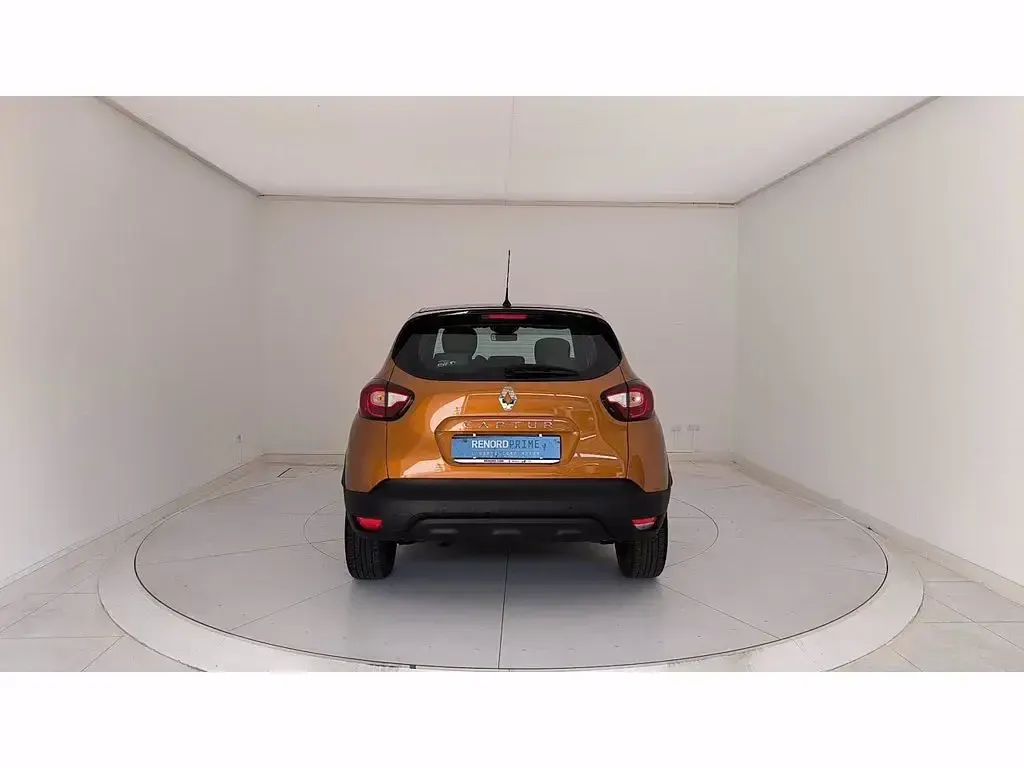 Usata Renault Captur Life 90 CV (66 kW) 2018 Arancione SUV