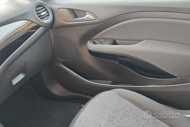 Usata Opel Adam Glam 70 CV (51 kW) 2016 Blu Utilitaria