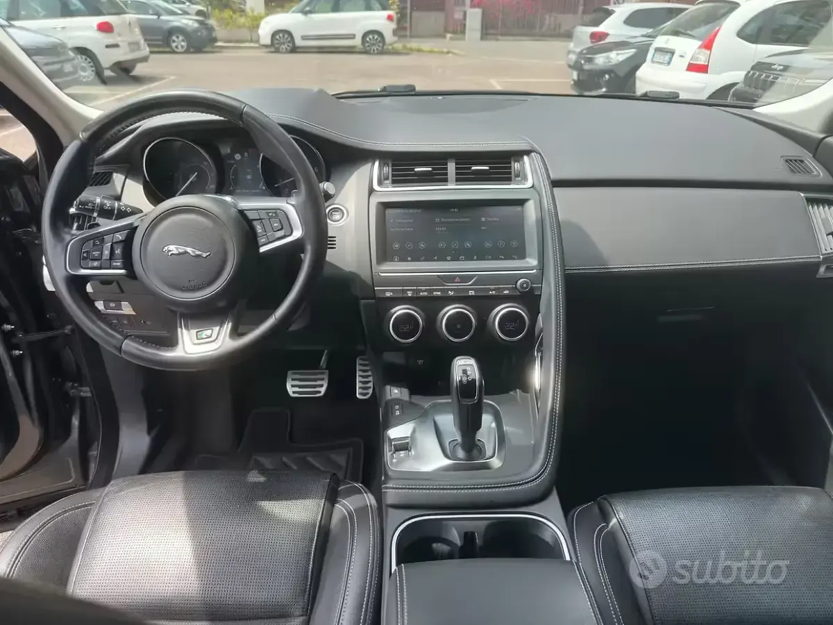 Usata Jaguar E-Pace 200 CV (147 kW) 2019 Grigio SUV