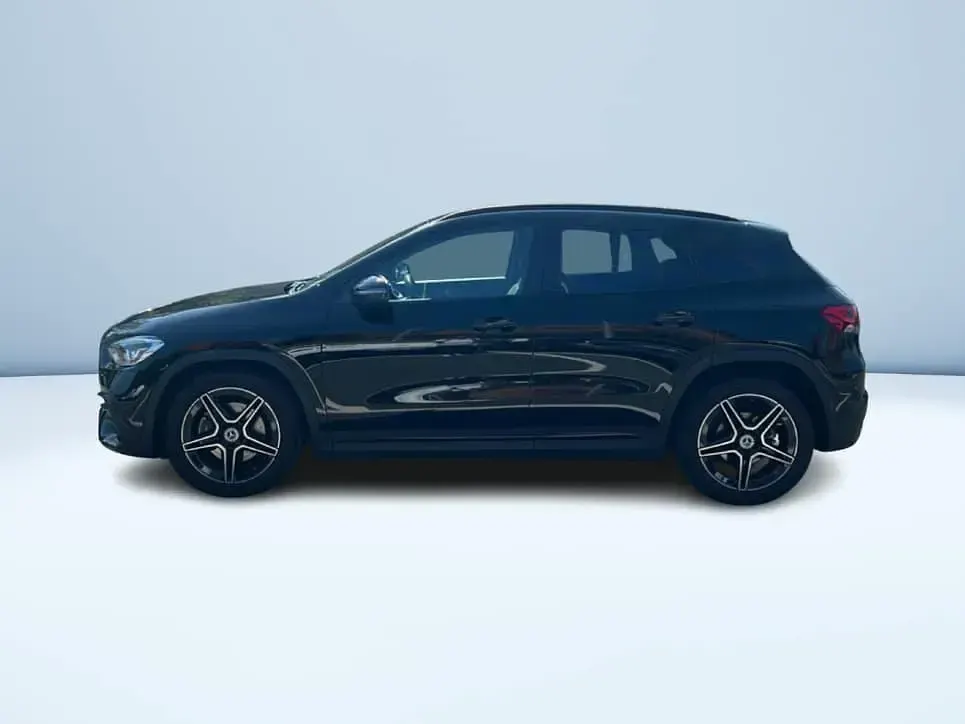 Usata Mercedes GLA200 Premium 163 CV (119 kW) 2022 Nero SUV
