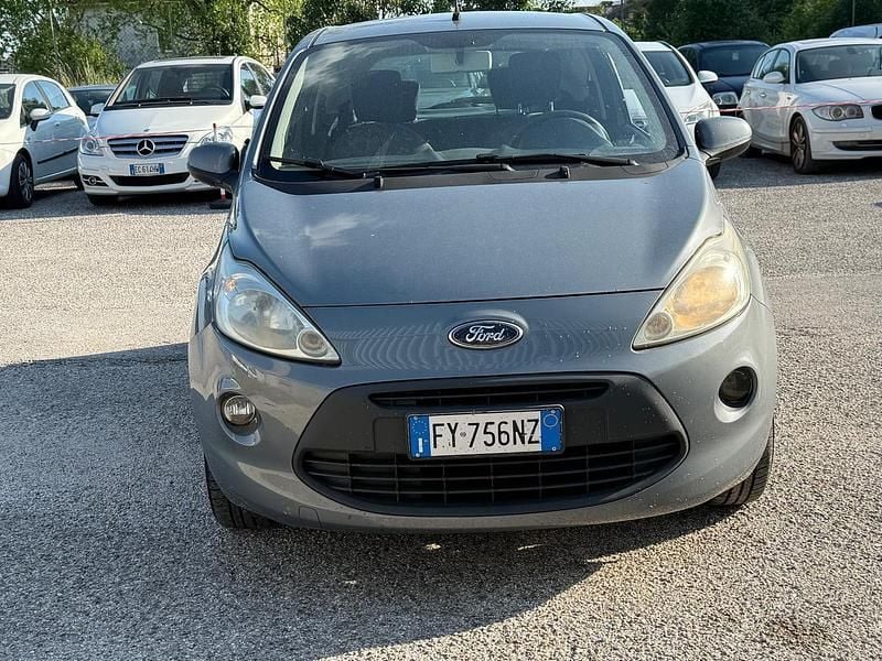 Grigio Usata 2011 Ford Ka Plus Titanium Due volumi | 3800 € (Buon prezzo) - Immagine 1/4