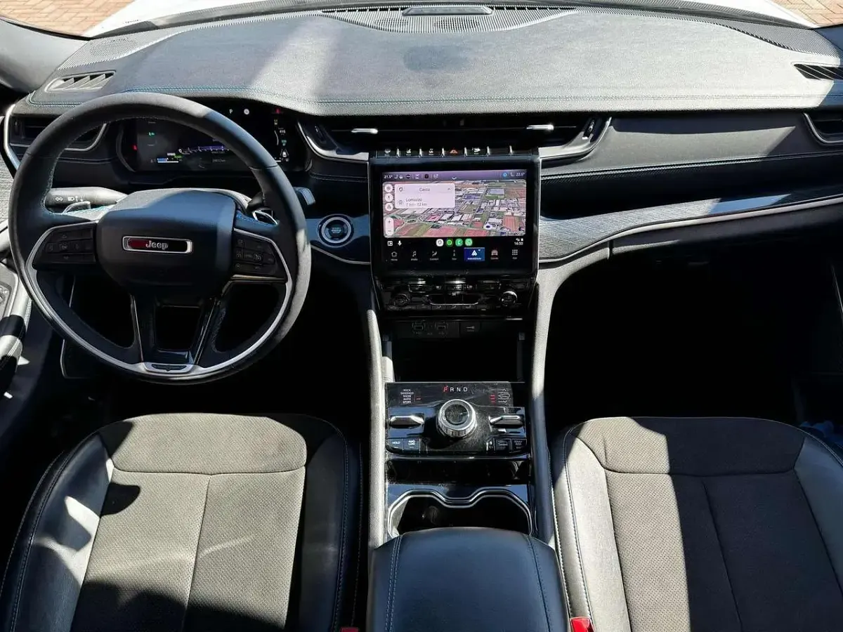 Usata Jeep Grand Cherokee Trailhawk 272 CV (200 kW) 2023 Bianco pastello SUV