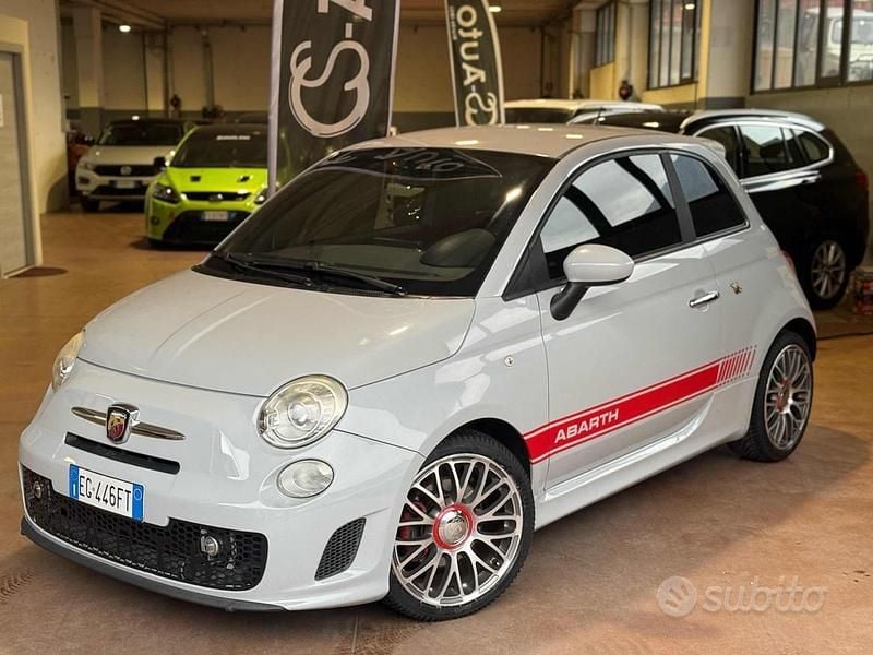 Usata Abarth 500 135 CV (99 kW) 2011 Beige Utilitaria