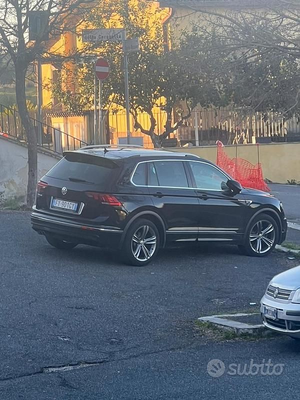 Usata VW Tiguan R-line 116 CV (85 kW) 2019 Nero SUV
