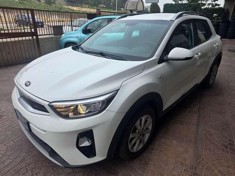 Usata Kia Stonic 110 CV (80 kW) 2018 Bianco SUV