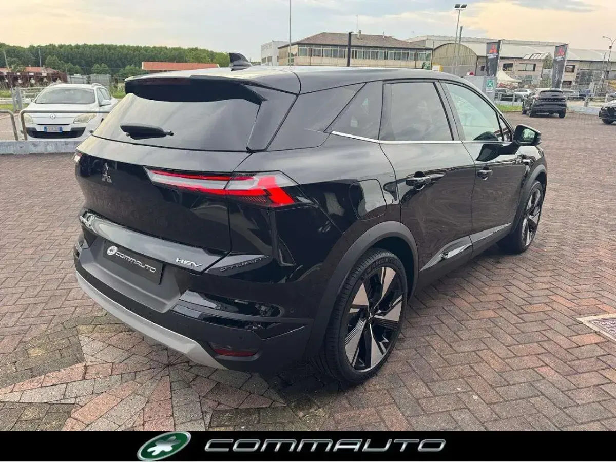Nuova Mitsubishi Grandis Instyle 109 CV (80 kW) 2026 Nero SUV