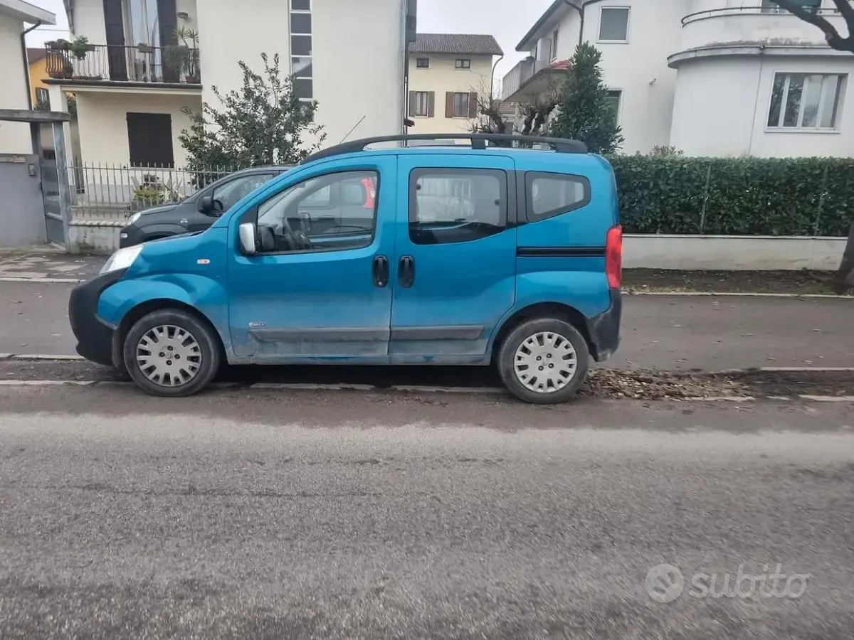 Usata Peugeot Bipper 75 CV (55 kW) 2013 Blu Monovolume