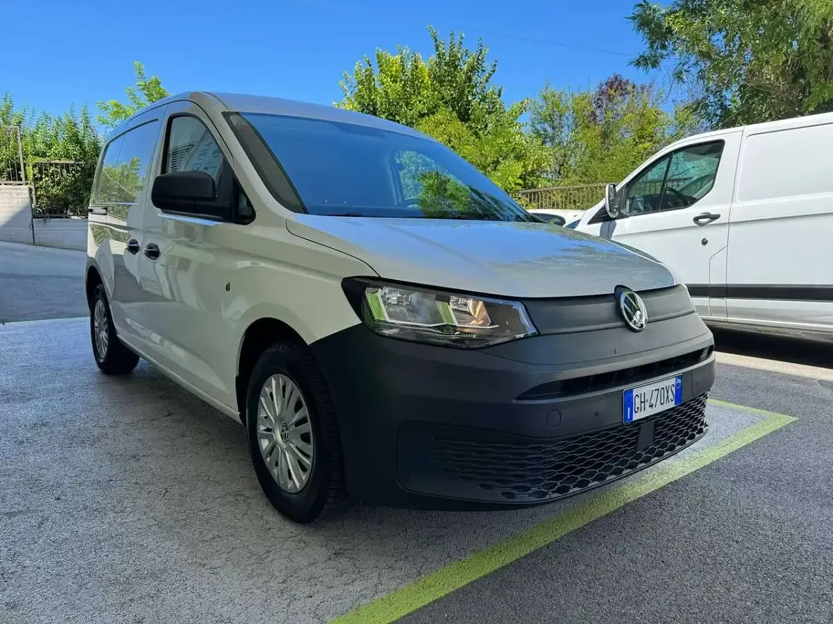 Usata VW Caddy 75 CV (55 kW) 2022 Bianco Monovolume