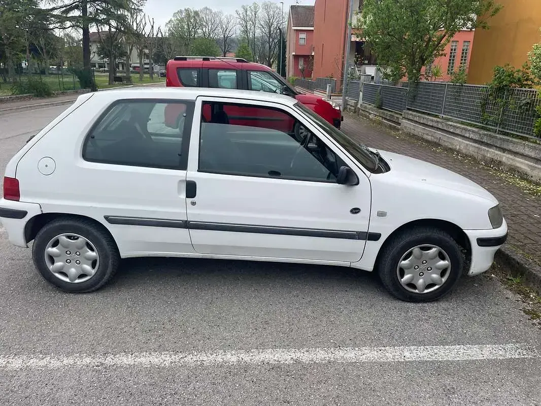 Usata Peugeot 106 60 CV (44 kW) 2003 Bianco Utilitaria