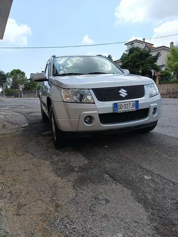 Usata Suzuki Grand Vitara 129 CV (94 kW) 2006 Grigio SUV