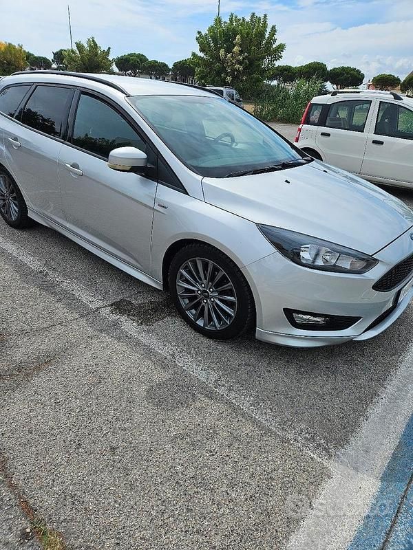 Usata Ford Focus ST-Line 120 CV (88 kW) 2018 Argento Station wagon