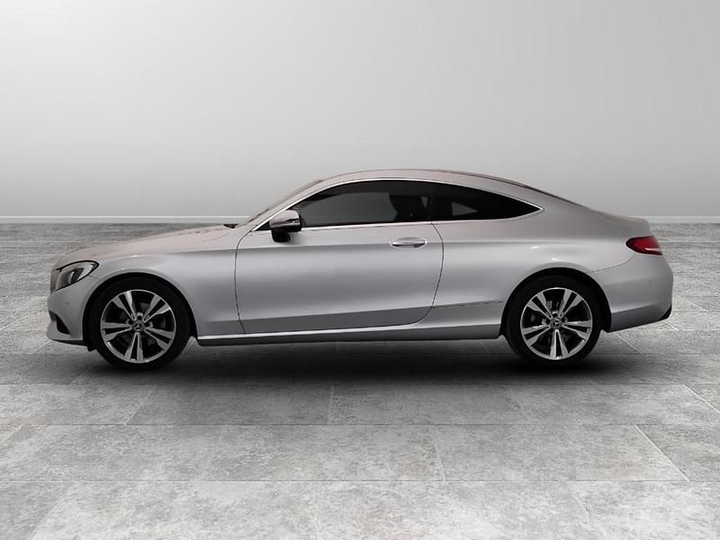 Usata Mercedes 220 Premium 169 CV (124 kW) 2017 Argento Coupé