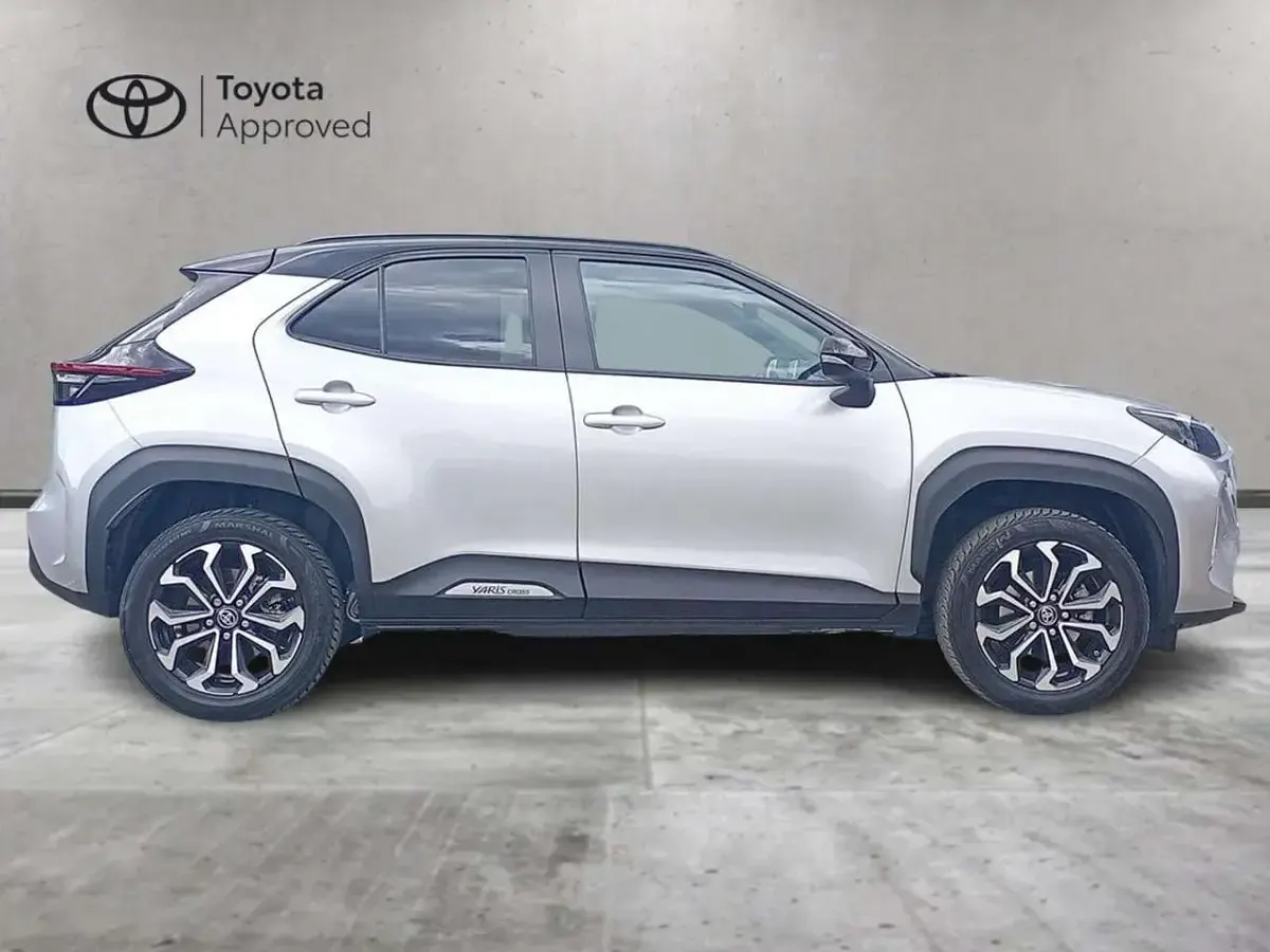 Usata Toyota Yaris Trend 92 CV (67 kW) 2023 Other Utilitaria