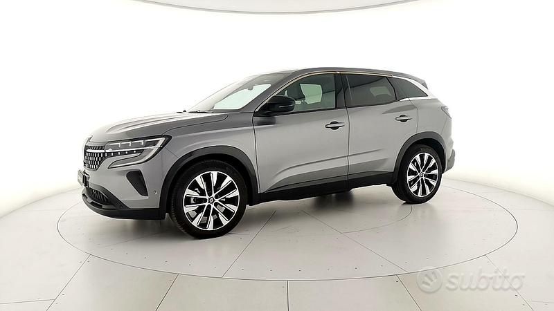 Usata Renault Austral Techno 199 CV (146 kW) 2025 Grigio SUV