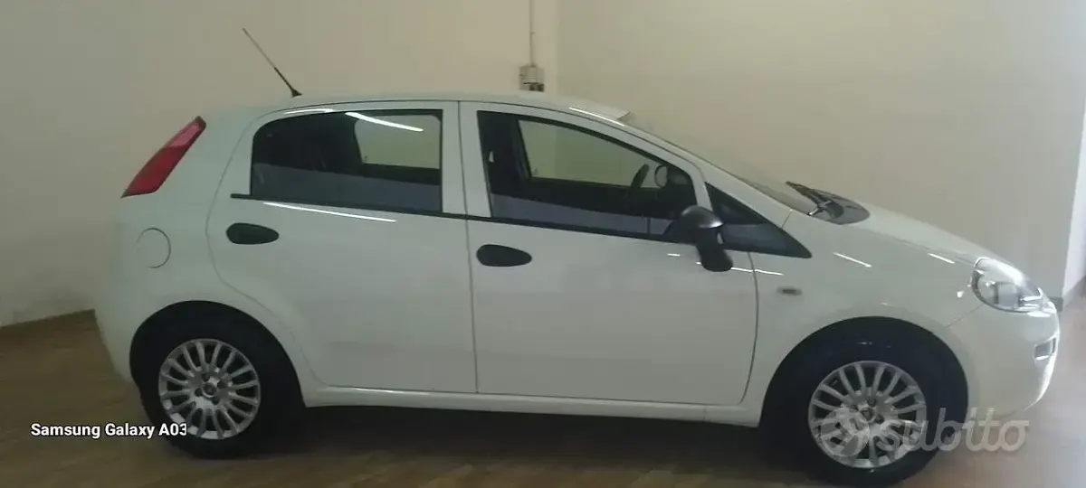 Usata Fiat Punto 69 CV (50 kW) 2017 Bianco Utilitaria