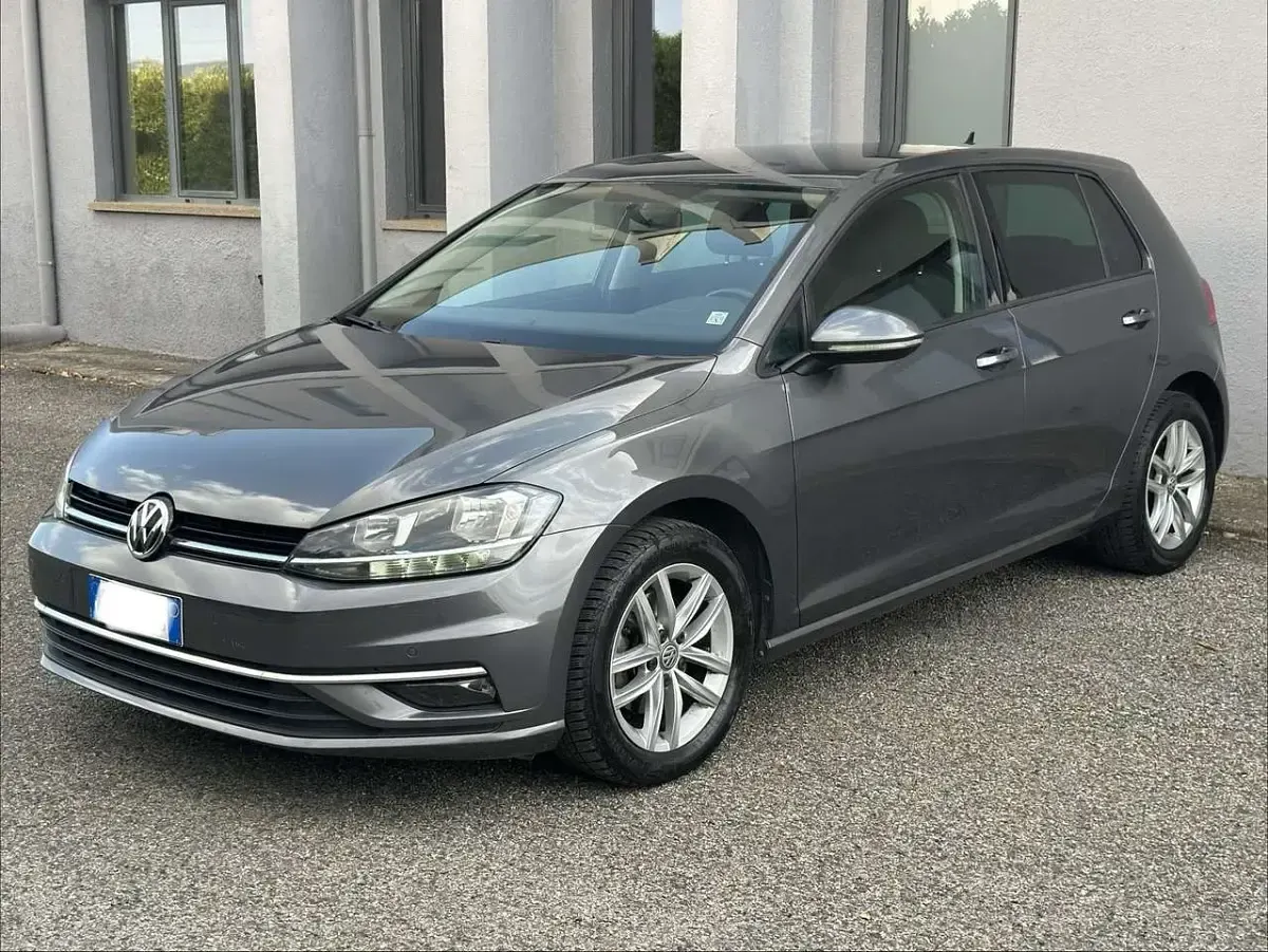 Usata VW Golf VII Business 116 CV (85 kW) 2017 Grigio canna di fucile Berlina