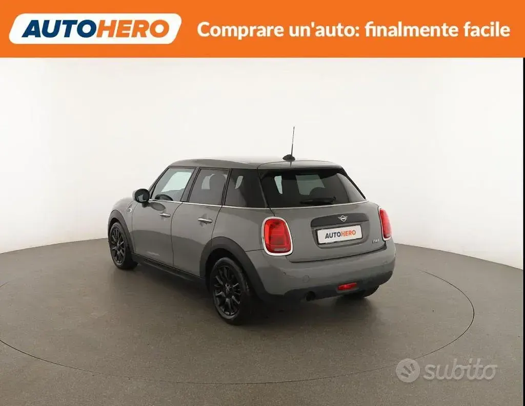 Usata Mini ONE 102 CV (75 kW) 2020 Grigio Utilitaria