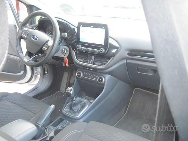 Usata Ford Fiesta Titanium 125 CV (91 kW) 2022 Grigio Utilitaria