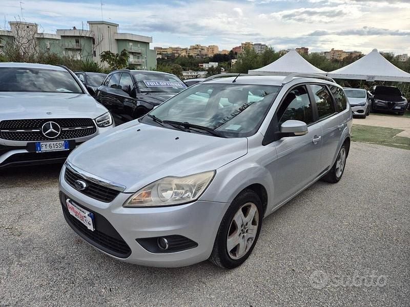 Usata Ford Focus 90 CV (66 kW) 2008 Grigio Station wagon