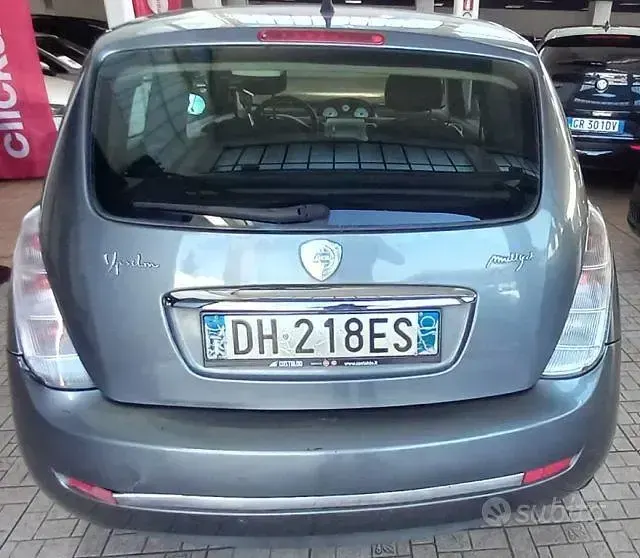 Usata Lancia Ypsilon 75 CV (55 kW) 2007 Grigio Utilitaria