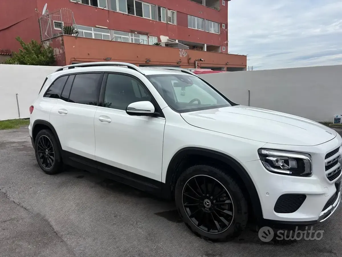 Käytetty Mercedes GLB200 150 HP (110 kW) 2020 Valkoinen Katumaasturi