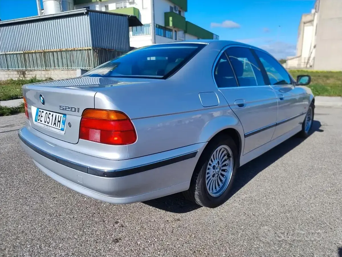 Usata BMW 520 Efficient Dynamics 150 CV (110 kW) 1999 Grigio Berlina