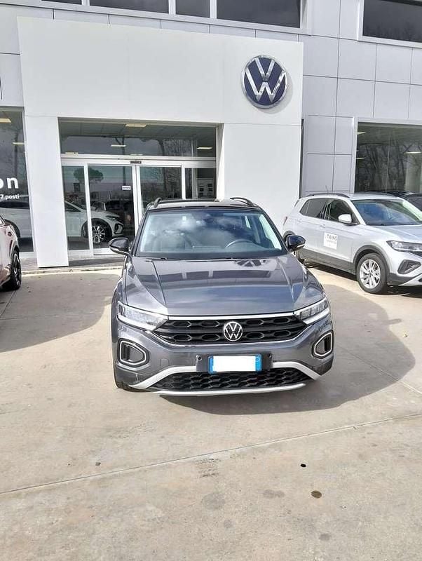 Usata VW T-Roc Life 110 CV (80 kW) 2022 Idium grey SUV