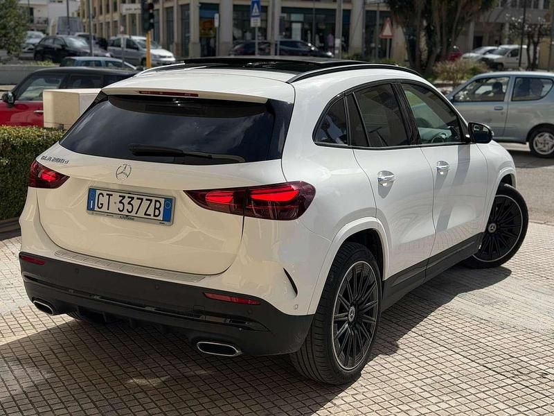 Usata Mercedes GLA200 AMG Line Premium Plus 150 CV (110 kW) 2024 Bianco SUV