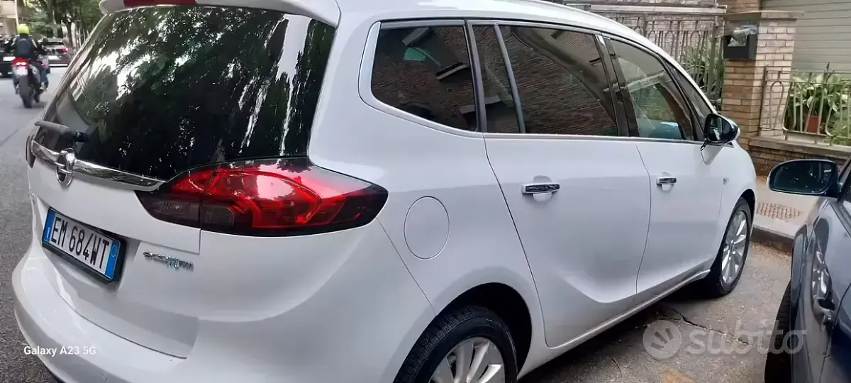 Usata Opel Zafira 150 CV (110 kW) 2012 Bianco Monovolume