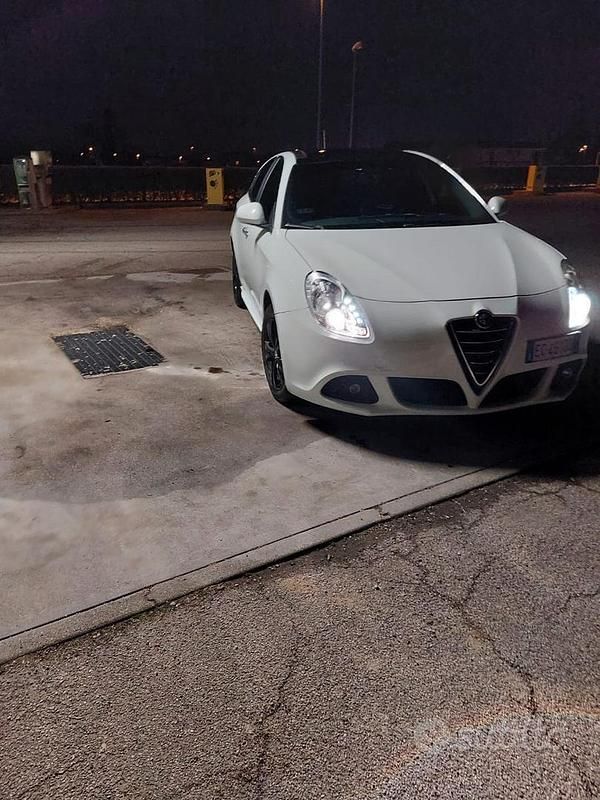 Usata Alfa Romeo Giulietta 2010 Bianco Utilitaria