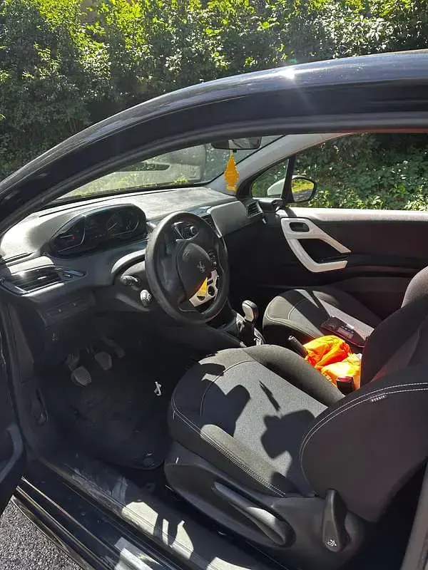 Usata Peugeot 208 Active 68 CV (50 kW) 2018 Nero Utilitaria