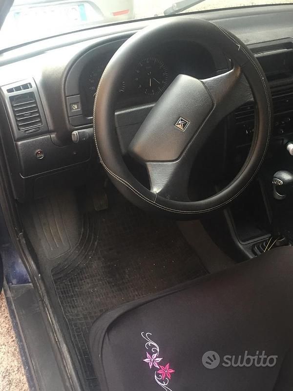 Usata Citroën AX 50 CV (36 kW) 1996 Blu Utilitaria