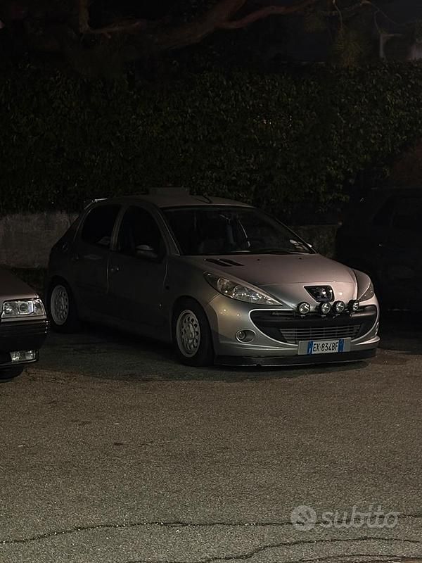 Usata Peugeot 206 60 CV (44 kW) 2011 Grigio Berlina