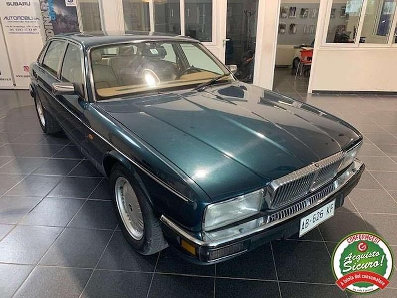 Verde Usata 1994 Daimler Double Six Serie 1 Tre volumi | 18.000 € - Immagine 1/4