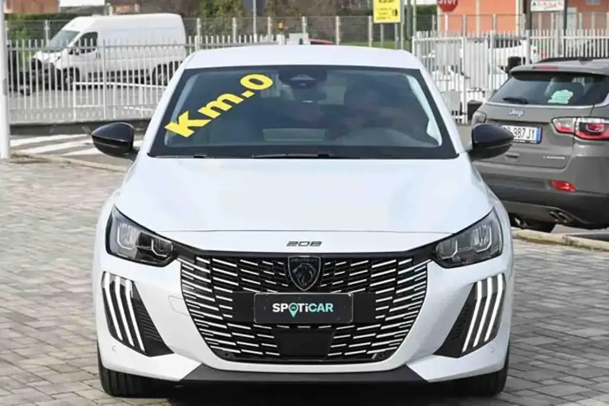 Nuova Peugeot 208 Business-Line 101 CV (74 kW) 2026 Bianco Utilitaria
