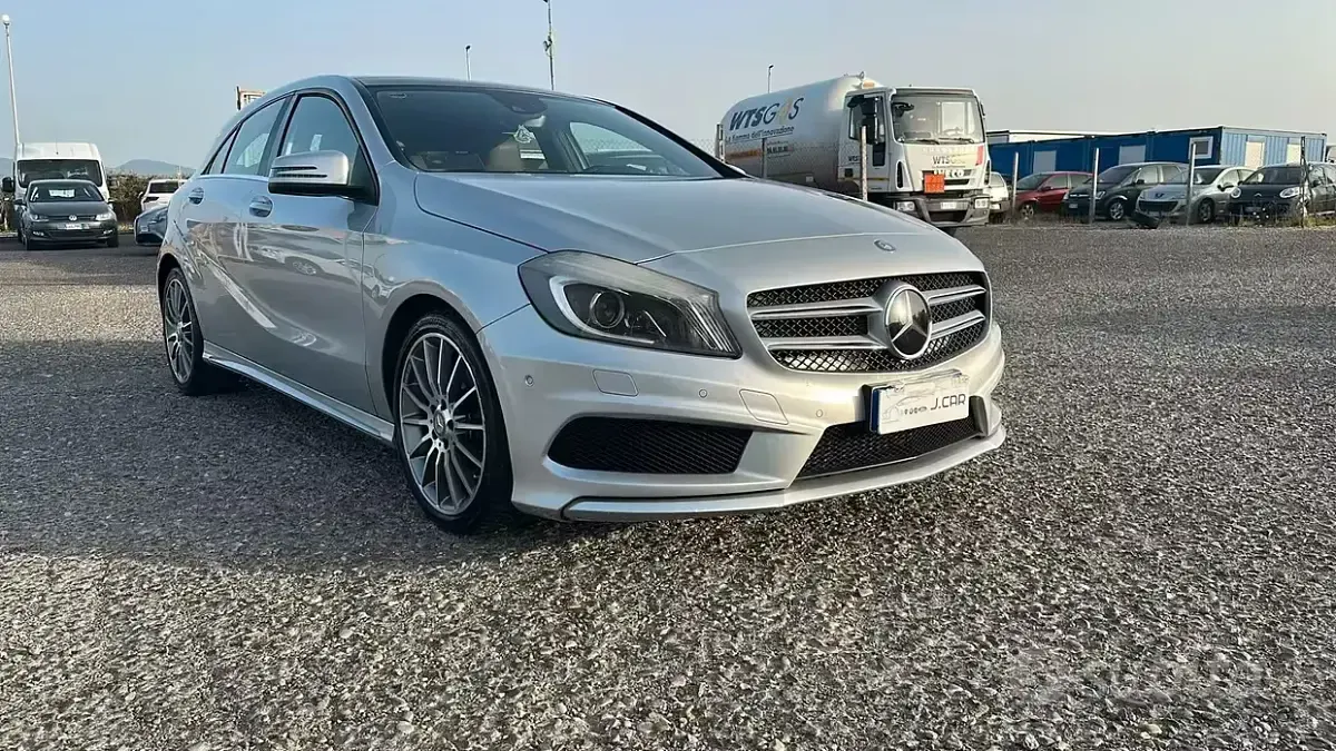 Usata Mercedes A200 136 CV (100 kW) 2014 Grigio Utilitaria