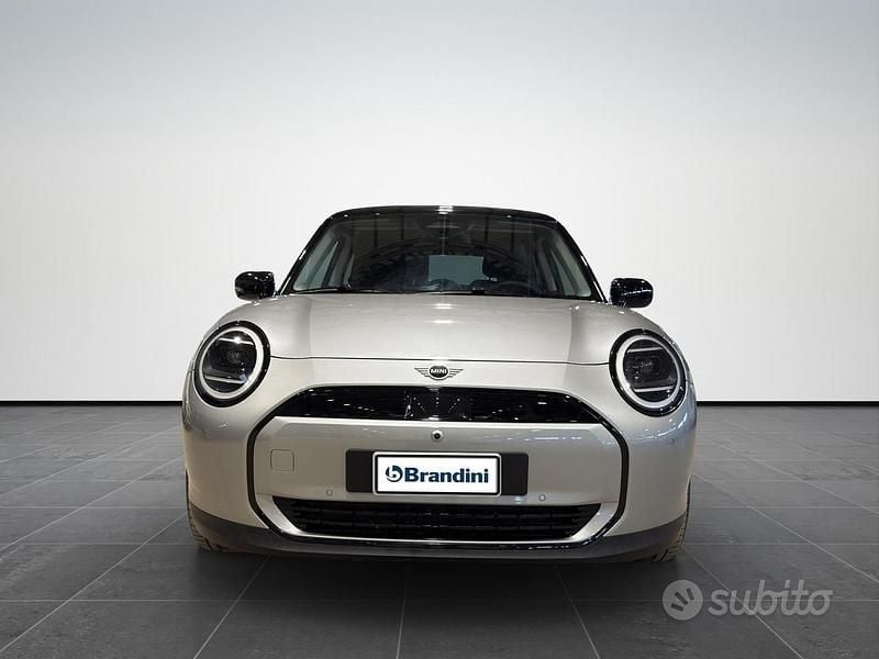 Usata Mini Cooper Classic 135 kW (184 CV) 2025 Grigio Utilitaria
