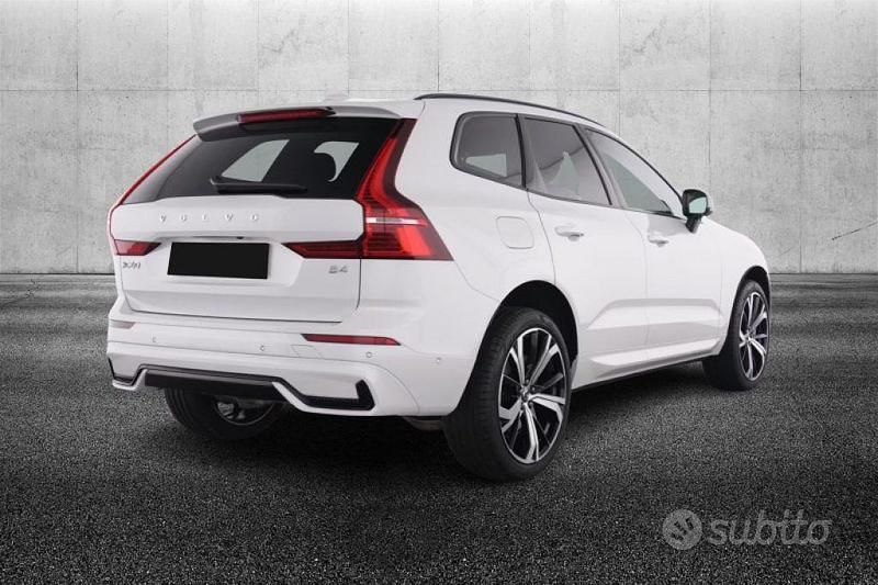 Usata Volvo XC60 Plus 197 CV (144 kW) 2023 Bianco metallizzato SUV