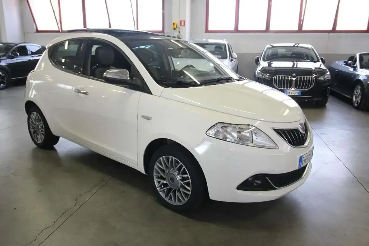 Usata Lancia Ypsilon S 95 CV (69 kW) 2011 Bianco Utilitaria