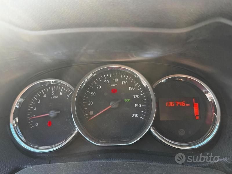 Usata Dacia Duster Lauréate 110 CV (80 kW) 2016 Bianco SUV