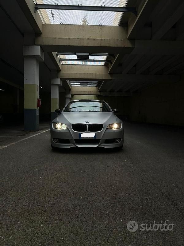 Usata BMW 325 Efficient Dynamics 218 CV (160 kW) 2006 Grigio Coupé