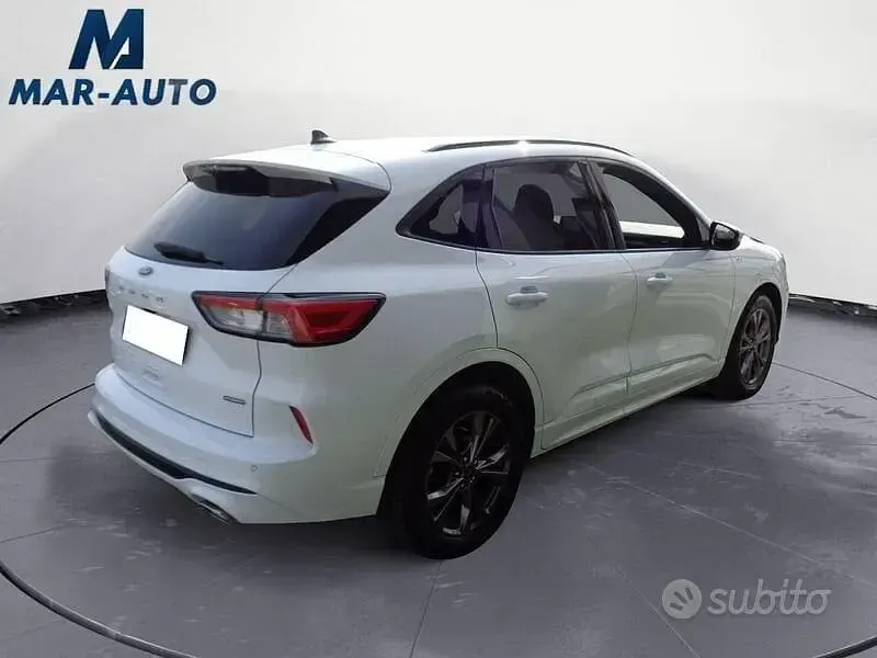 Usata Ford Kuga ST-Line 190 CV (139 kW) 2022 Bianco SUV