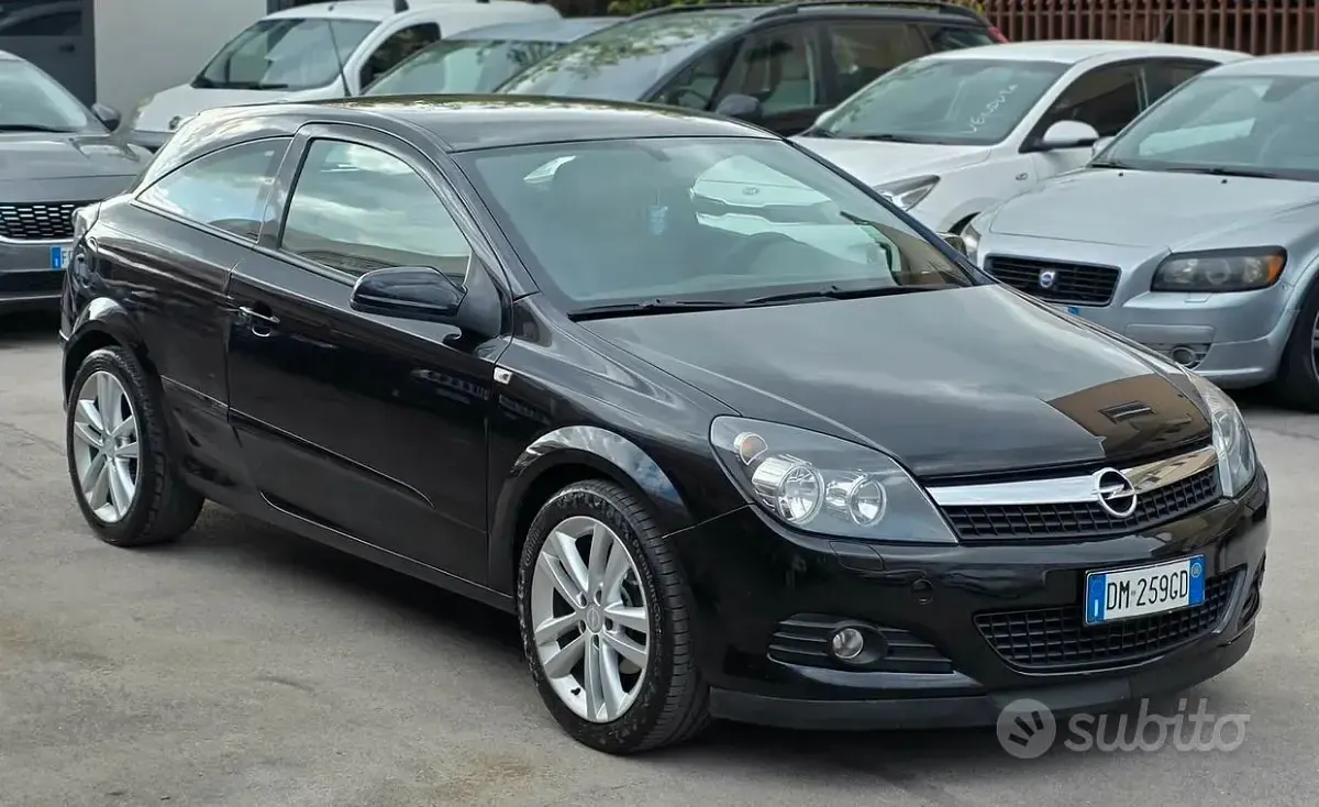 Usata Opel Astra GTC Cosmo 101 CV (74 kW) 2008 Nero Berlina