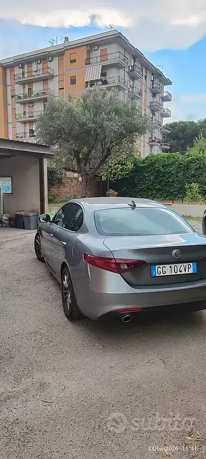 Usata Alfa Romeo Giulia 150 CV (110 kW) 2019 Grigio Berlina
