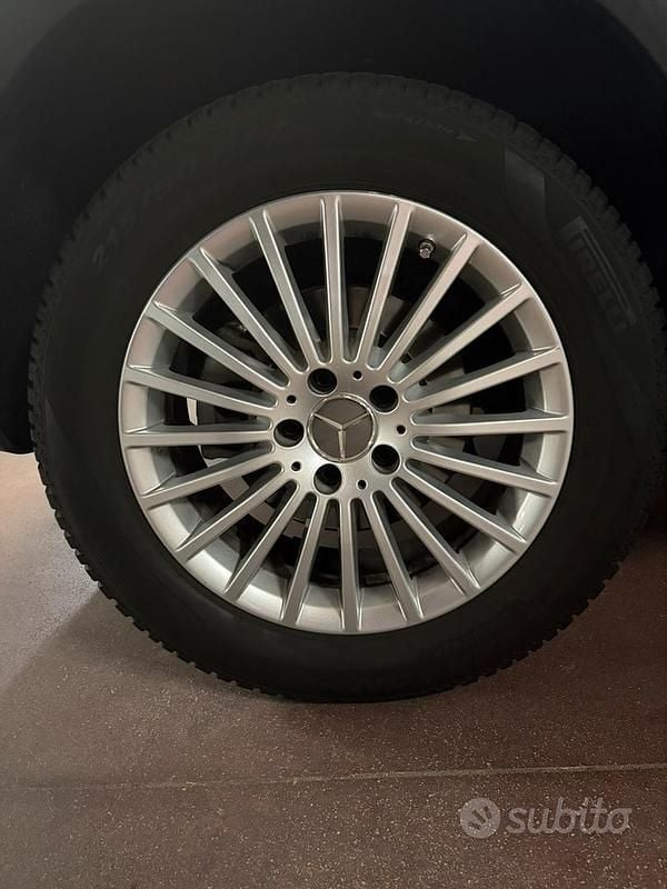 Usata Mercedes GLA200 Business 136 CV (100 kW) 2018 Grigio SUV