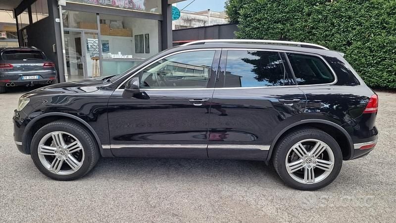 Nero Usata 2017 VW Touareg SUV | 13.900 € (Super prezzo) - Immagine 1/4
